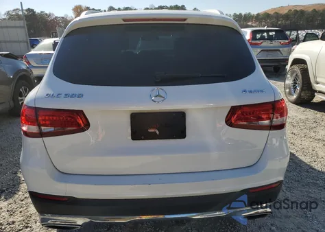 2016 Mercedes-Benz Glc 300 4Matic z USA, uszkodzony, nr VIN WDC0G4KB3GF031522